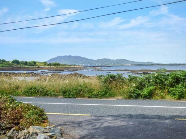 Villa Ti Sheamuis Clifden Esterno foto